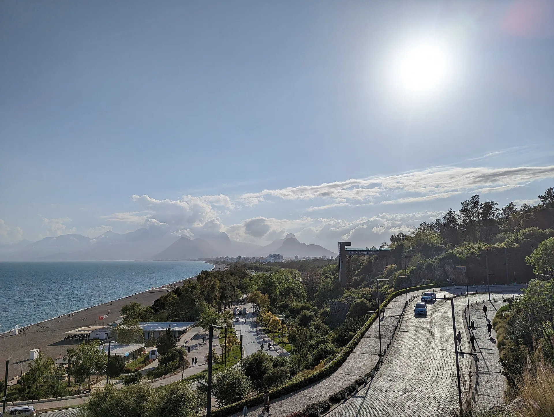 Konyaalti beach in Antalya with the Beydaglari mountains behind it